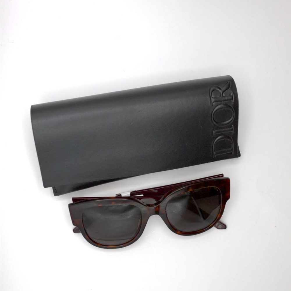 🌿Dior  Sunglasses with Tortoiseshell Frames